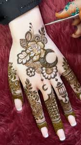 Intricate mehendi design for wedding